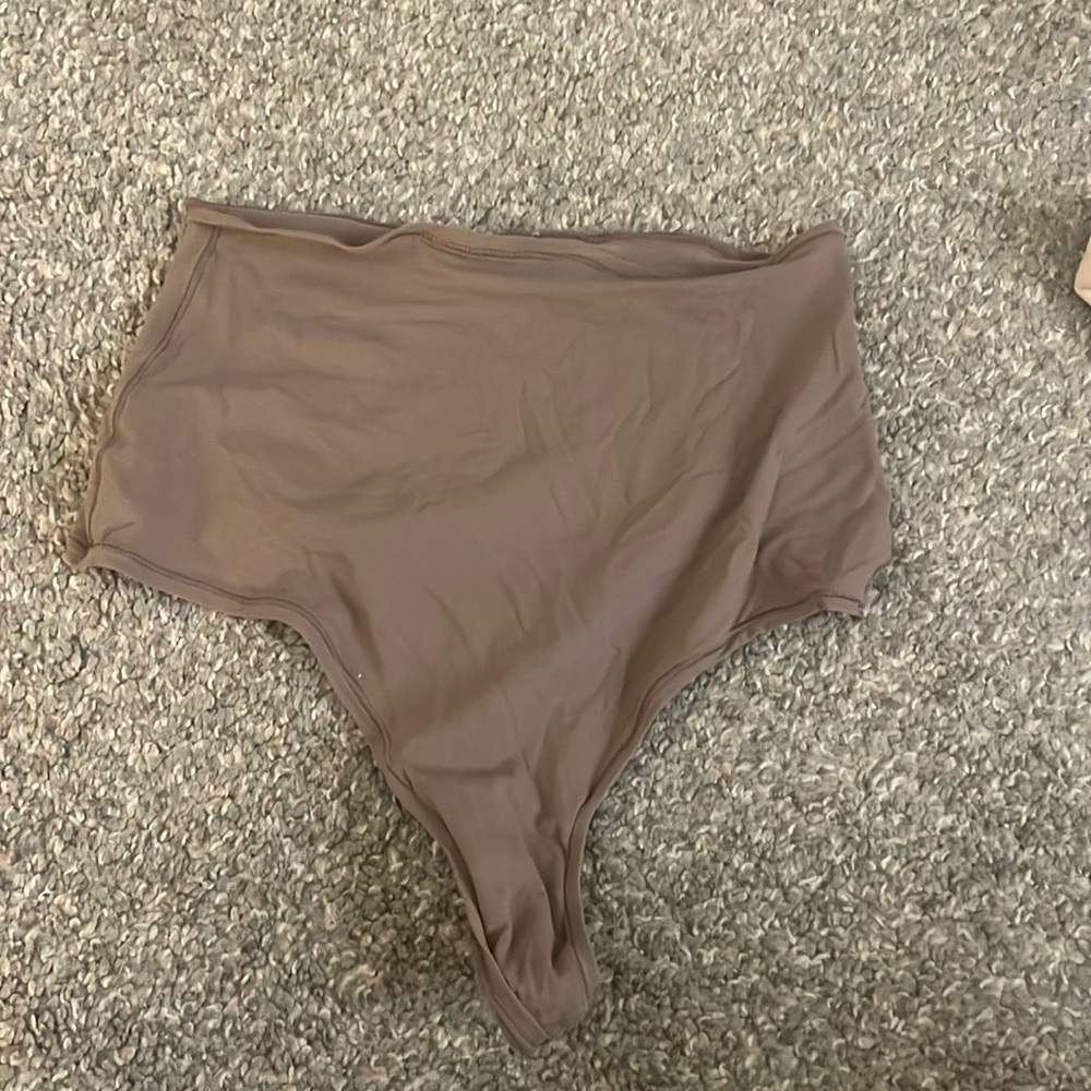 SKIMS high wasted super soft briefs